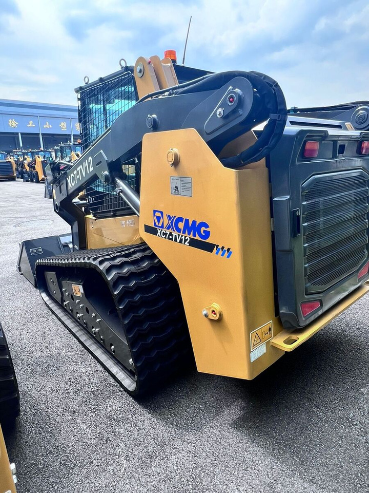 New XCMG XC7-SR08 compact track loader - Chargeuse compacte sur chenilles: photos 1 New XCMG XC7-SR08 compact track loader - Chargeuse compacte sur chenilles: photos 1
