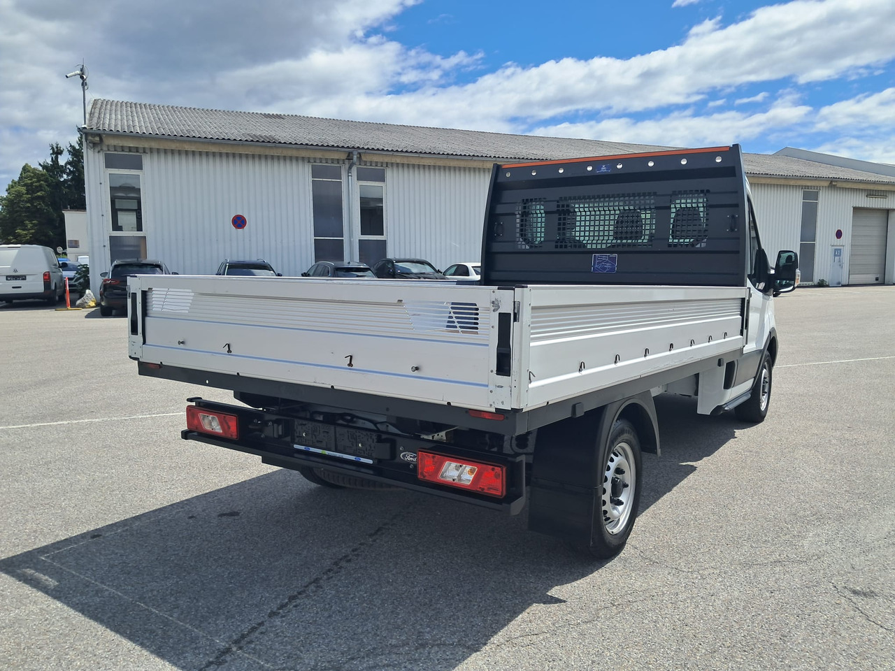 FORD TR Pritsche L2 | EZ 2018 | Euro 6 | Schaltgetr. - Utilitaire plateau: photos 5 FORD TR Pritsche L2 | EZ 2018 | Euro 6 | Schaltgetr. - Utilitaire plateau: photos 5
