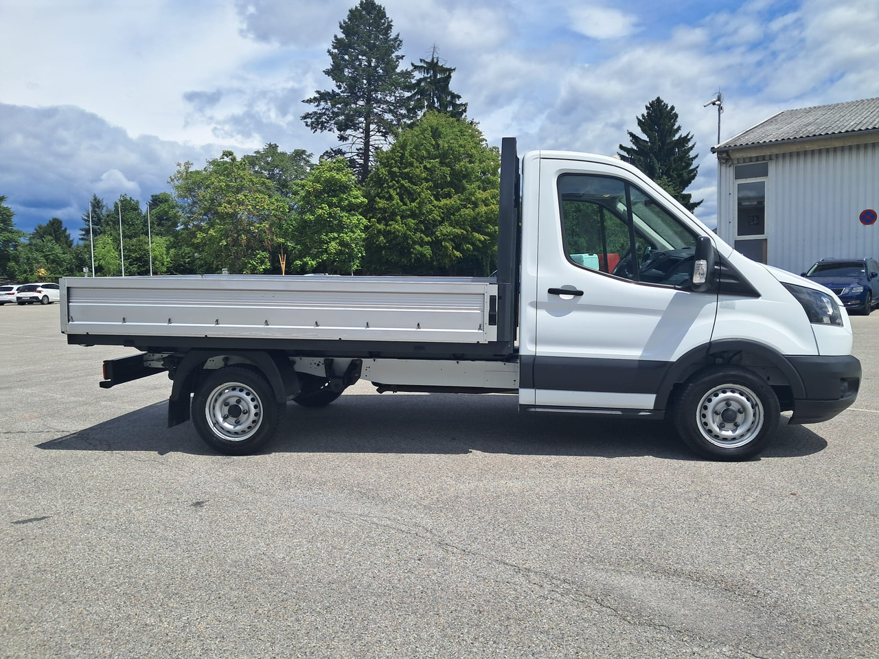 FORD TR Pritsche L2 | EZ 2018 | Euro 6 | Schaltgetr. - Utilitaire plateau: photos 3 FORD TR Pritsche L2 | EZ 2018 | Euro 6 | Schaltgetr. - Utilitaire plateau: photos 3