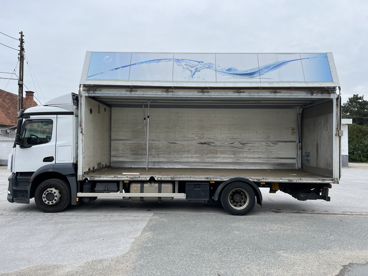 MERCEDES-BENZ ANTOS 18.30 L automatische Seitenladung | LBW | Klima | Tempomat - Camion pour le transport de boissons: photos 4 MERCEDES-BENZ ANTOS 18.30 L automatische Seitenladung | LBW | Klima | Tempomat - Camion pour le transport de boissons: photos 4