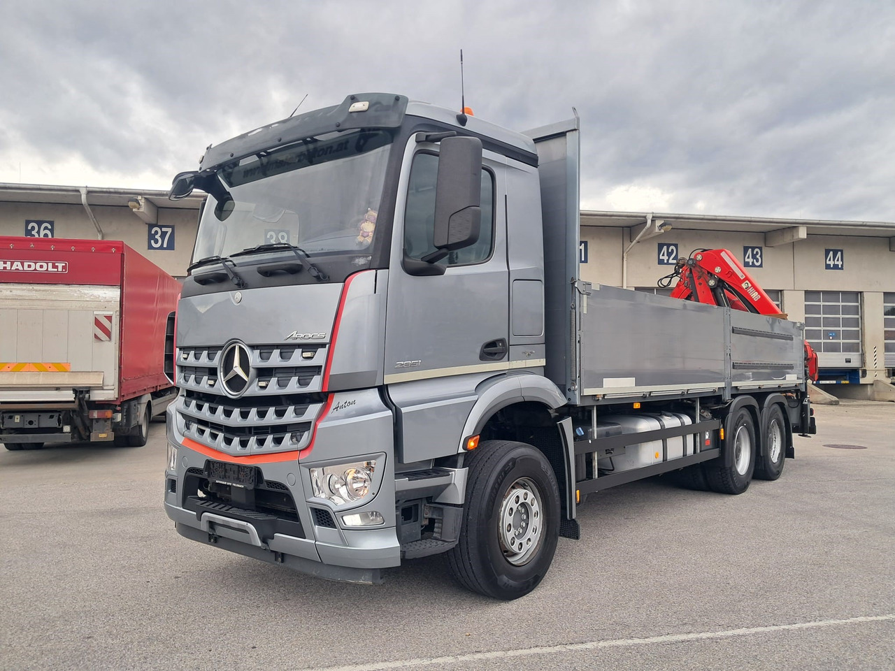 MERCEDES-BENZ AROCS 28.51 | 6x4| Retarder |Kran |Klima | Euro 6 - Camion plateau, Camion grue: photos 1 MERCEDES-BENZ AROCS 28.51 | 6x4| Retarder |Kran |Klima | Euro 6 - Camion plateau, Camion grue: photos 1