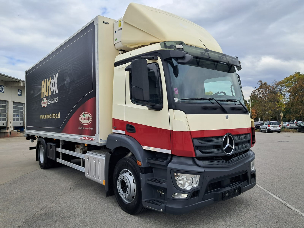 MERCEDES-BENZ Antos 1833 Kühlkoffer LBW | Standheizung | Euro 6 - Camion frigorifique: photos 2 MERCEDES-BENZ Antos 1833 Kühlkoffer LBW | Standheizung | Euro 6 - Camion frigorifique: photos 2