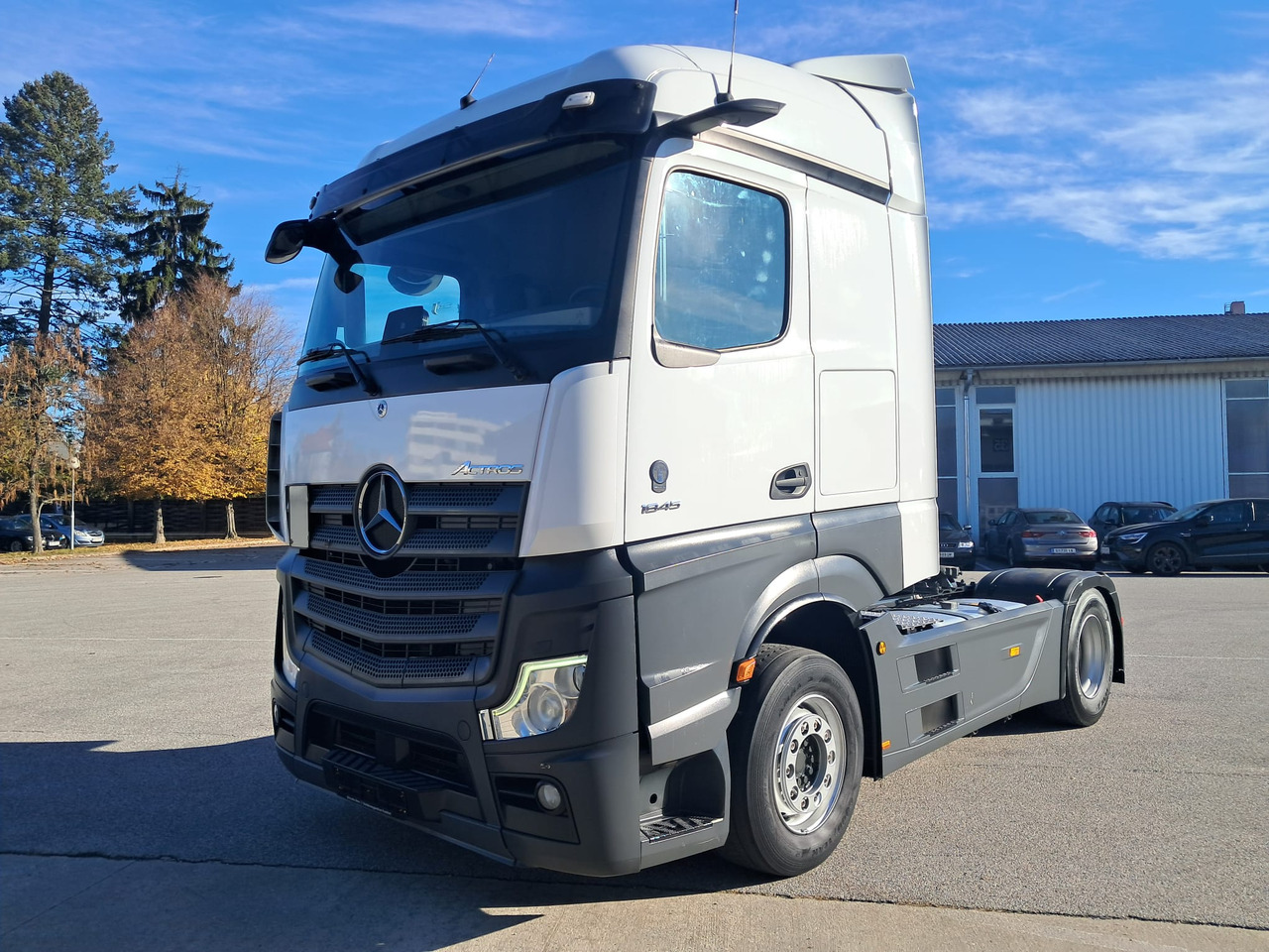 MERCEDES-BENZ Actros 18 45 | Retarder | Standklima | 4 Stück MP5 - Tracteur routier: photos 1 MERCEDES-BENZ Actros 18 45 | Retarder | Standklima | 4 Stück MP5 - Tracteur routier: photos 1