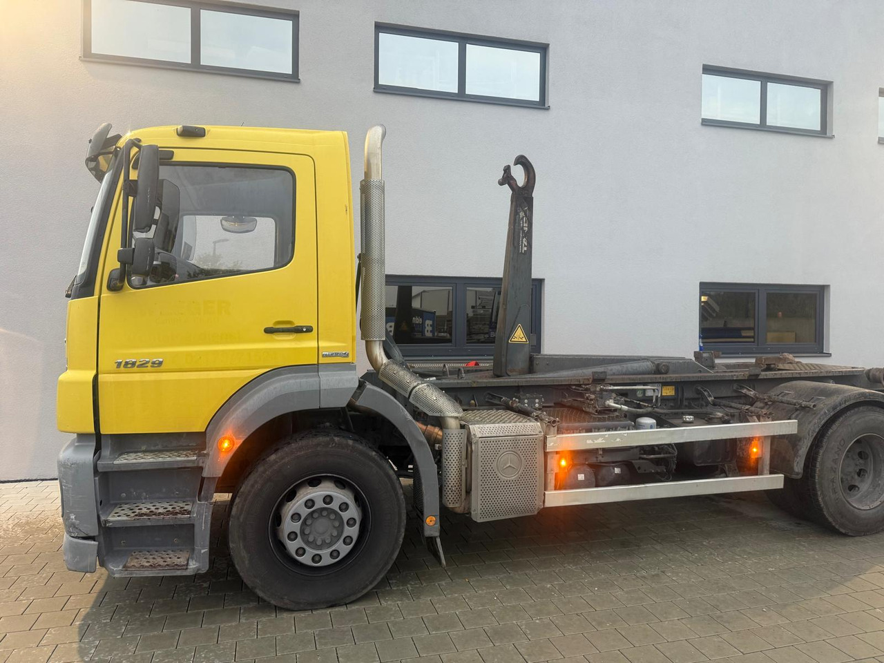 MERCEDES-BENZ AXOR 1829/ 18t Abroller TÜV/SP Neu - Camion ampliroll: photos 2 MERCEDES-BENZ AXOR 1829/ 18t Abroller TÜV/SP Neu - Camion ampliroll: photos 2
