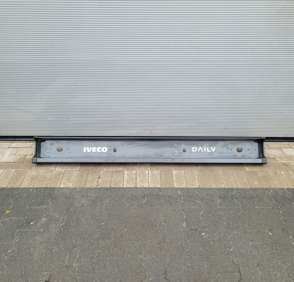 BELKA TYŁ ZDERZAK IVECO DAILY 5802852176 196CM - Pare-chocs pour Véhicule utilitaire: photos 1 BELKA TYŁ ZDERZAK IVECO DAILY 5802852176 196CM - Pare-chocs pour Véhicule utilitaire: photos 1