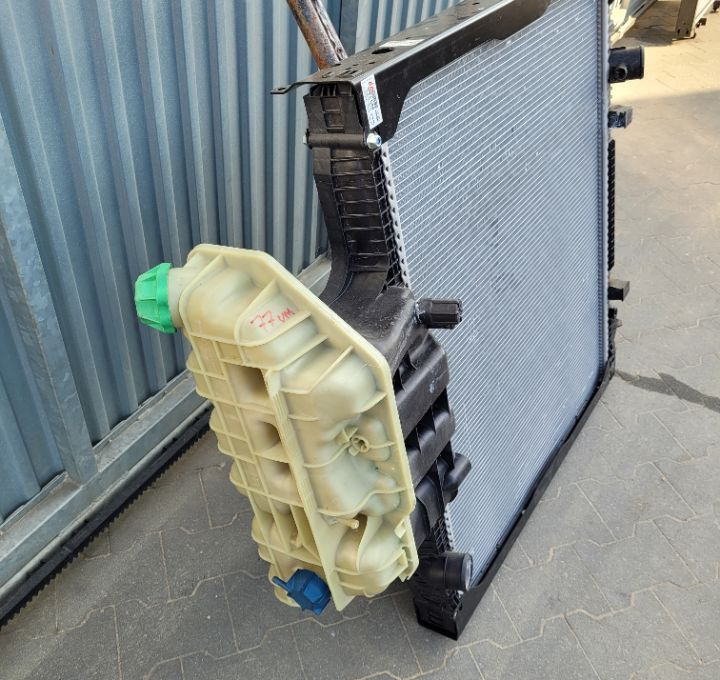 CHŁODNICA WODY MAN TGS TGA NOWA ORYGINAŁ 81.6100-6835 - Radiateur pour Camion: photos 2 CHŁODNICA WODY MAN TGS TGA NOWA ORYGINAŁ 81.6100-6835 - Radiateur pour Camion: photos 2