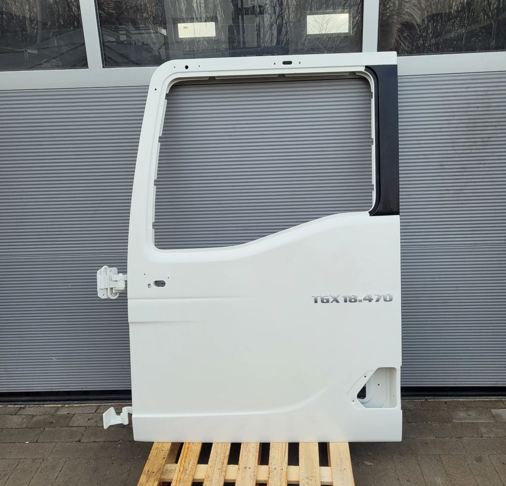 DRZWI LEWE MAN TG3 TGX NM ORYGINAŁ RAL 9010 CHWALIM116 - Portière et pièces pour Camion: photos 1 DRZWI LEWE MAN TG3 TGX NM ORYGINAŁ RAL 9010 CHWALIM116 - Portière et pièces pour Camion: photos 1