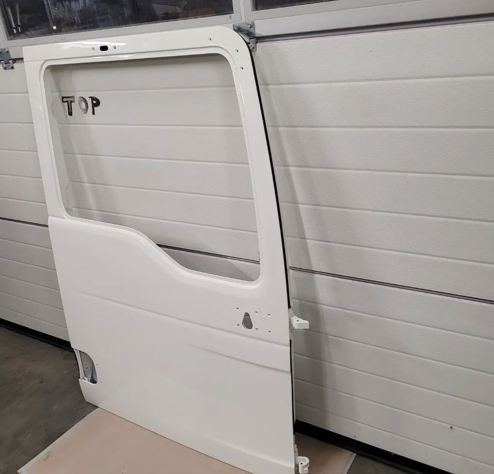 DRZWI PRAWE MAN TGX RAL 9010 ORYGINAŁ - Portière et pièces pour Camion: photos 3 DRZWI PRAWE MAN TGX RAL 9010 ORYGINAŁ - Portière et pièces pour Camion: photos 3