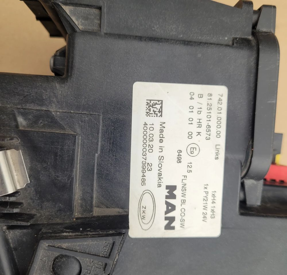 HALOGEN LEWY MAN TGL E6 ORYGINAL 81.25101-6573 CHWALIM116 - Lumière/ Éclairage pour Camion: photos 4 HALOGEN LEWY MAN TGL E6 ORYGINAL 81.25101-6573 CHWALIM116 - Lumière/ Éclairage pour Camion: photos 4