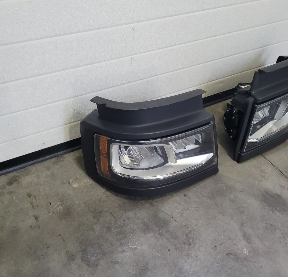 LAMPA LED SCANIA R NGT 2655849 2655848 RH/LH CHWALIM116 - Lumière/ Éclairage pour Camion: photos 3 LAMPA LED SCANIA R NGT 2655849 2655848 RH/LH CHWALIM116 - Lumière/ Éclairage pour Camion: photos 3