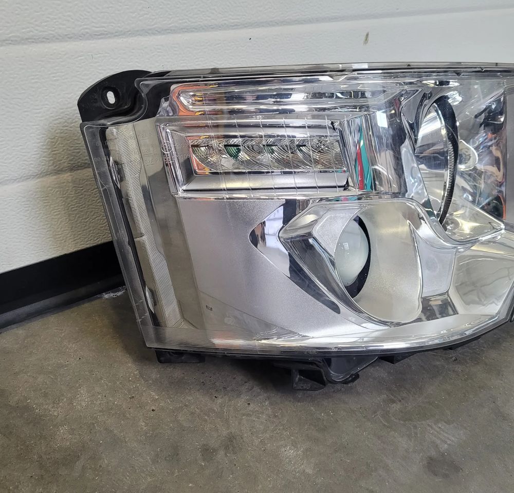 LAMPA LEWA RANGE T RENAULT LED OM 7482251329 - Carrosserie et extérieur pour Camion: photos 3 LAMPA LEWA RANGE T RENAULT LED OM 7482251329 - Carrosserie et extérieur pour Camion: photos 3