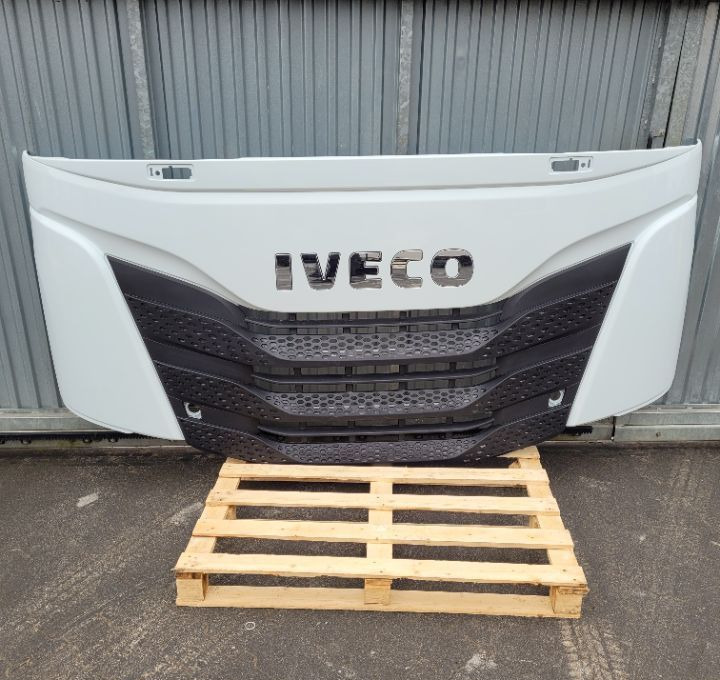MASKA ATRAPA IVECO S WAY ORYGINAL NM. - Capot pour Camion: photos 1 MASKA ATRAPA IVECO S WAY ORYGINAL NM. - Capot pour Camion: photos 1