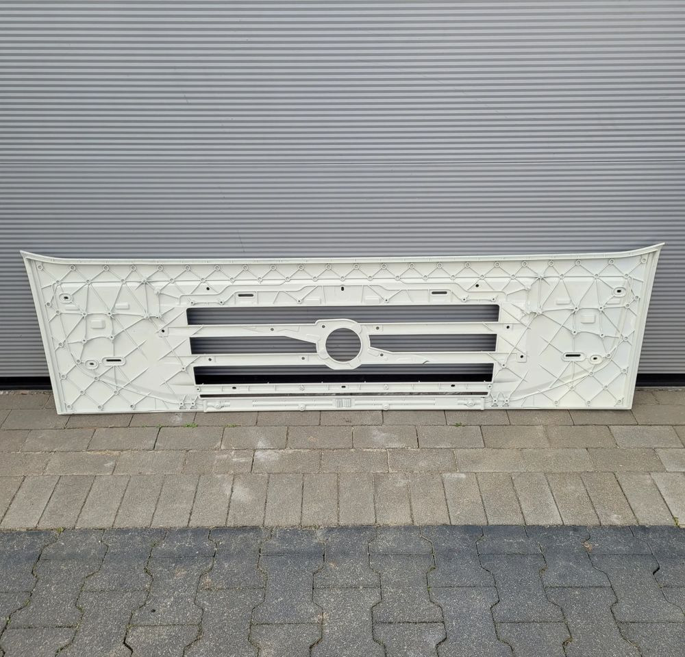 MASKA ATRAPA VOLVO FMX ORYGINAŁ 82257549 CHWALIM116 - Carrosserie et extérieur pour Camion: photos 4 MASKA ATRAPA VOLVO FMX ORYGINAŁ 82257549 CHWALIM116 - Carrosserie et extérieur pour Camion: photos 4