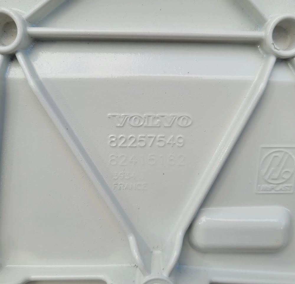 MASKA ATRAPA VOLVO FMX ORYGINAŁ 82257549 CHWALIM116 - Carrosserie et extérieur pour Camion: photos 5 MASKA ATRAPA VOLVO FMX ORYGINAŁ 82257549 CHWALIM116 - Carrosserie et extérieur pour Camion: photos 5
