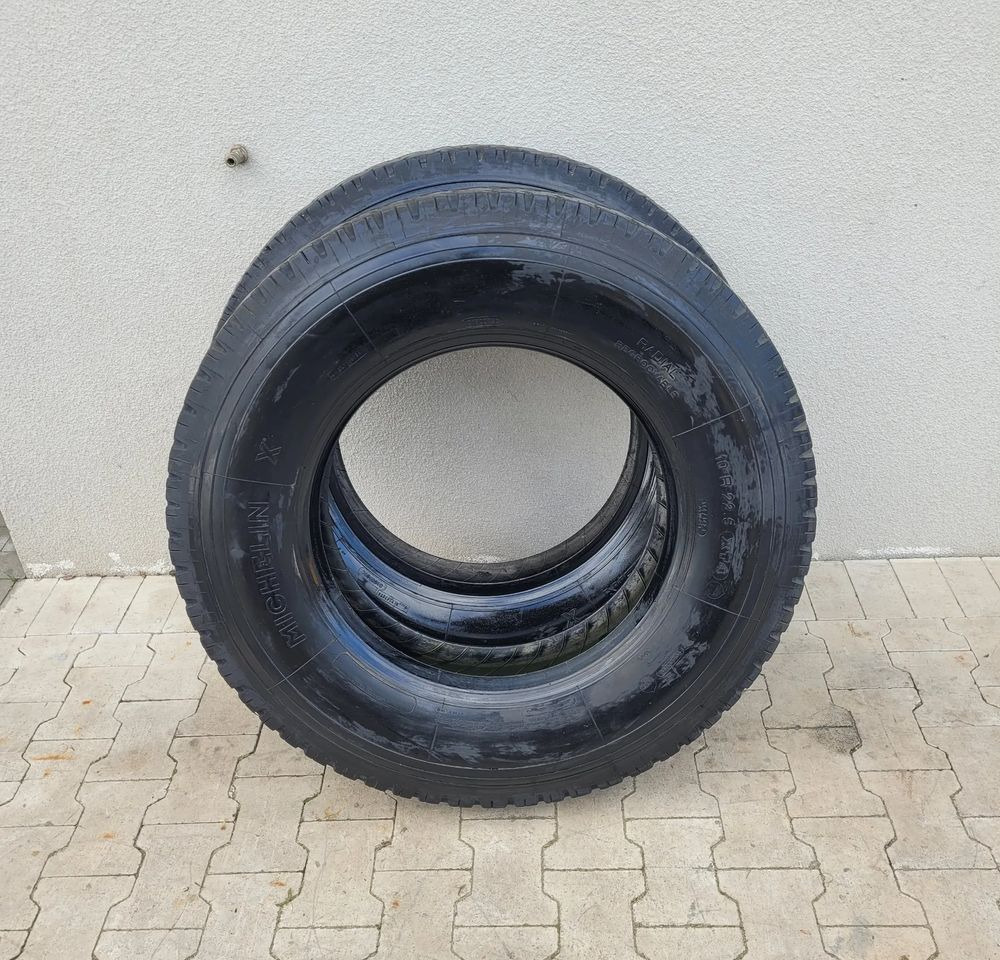 OPONA 10R 22.5 XT4 MICHELIN CENA ZA 1SZT - Pneu pour Camion: photos 1 OPONA 10R 22.5 XT4 MICHELIN CENA ZA 1SZT - Pneu pour Camion: photos 1