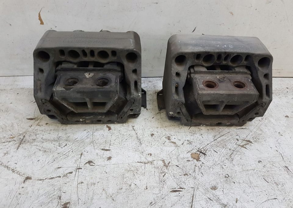 PODUSZKI SKRZYNI BIEGÓW ACTROS MP4 ORYGINAŁ 2SZT - Support de moteur pour Camion: photos 1 PODUSZKI SKRZYNI BIEGÓW ACTROS MP4 ORYGINAŁ 2SZT - Support de moteur pour Camion: photos 1