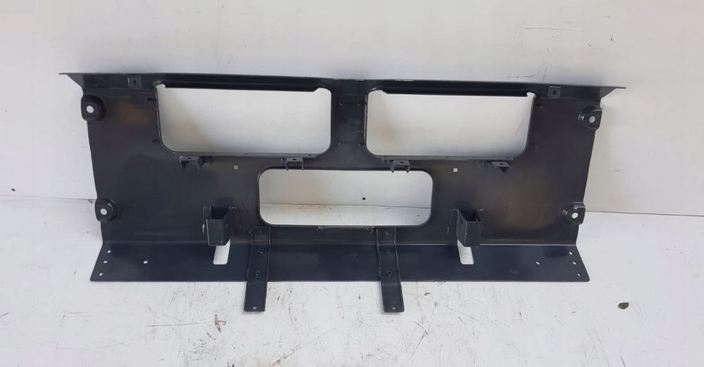 POSZYCIA ZDERZAK IVECO EUROTAKKER TRAKER ŚRODEK - Pare-chocs pour Camion: photos 2 POSZYCIA ZDERZAK IVECO EUROTAKKER TRAKER ŚRODEK - Pare-chocs pour Camion: photos 2