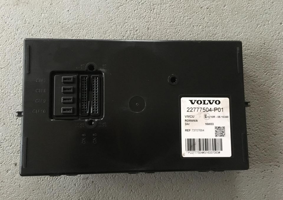 STEROWNIK KOMPUTER VOLVO 73701453 24V VMCU/FRC E13 - Bloc de gestion pour Camion: photos 1 STEROWNIK KOMPUTER VOLVO 73701453 24V VMCU/FRC E13 - Bloc de gestion pour Camion: photos 1