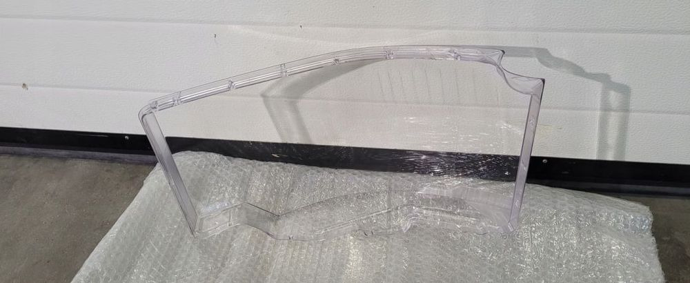 SZKLO KLOSZ LAMPY RENAULT RANGE T GAMA PRAWY - Feu avant pour Camion: photos 2 SZKLO KLOSZ LAMPY RENAULT RANGE T GAMA PRAWY - Feu avant pour Camion: photos 2