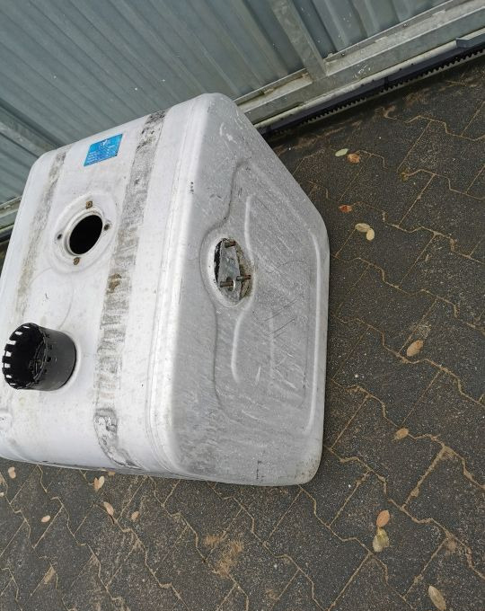 ZBIORNIK OLEJU HYVA OM 14018231 - Réservoir hydraulique pour Camion: photos 2 ZBIORNIK OLEJU HYVA OM 14018231 - Réservoir hydraulique pour Camion: photos 2