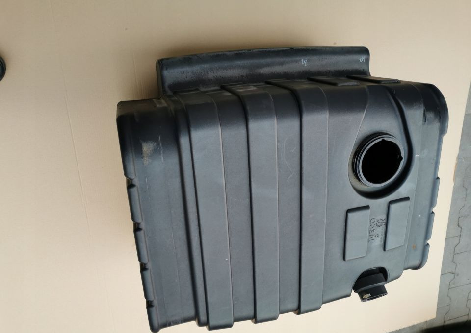 ZBIORNIK PALIWA IVECO EUROCARGO E6. 5801480845 - Réservoir de carburant: photos 2 ZBIORNIK PALIWA IVECO EUROCARGO E6. 5801480845 - Réservoir de carburant: photos 2