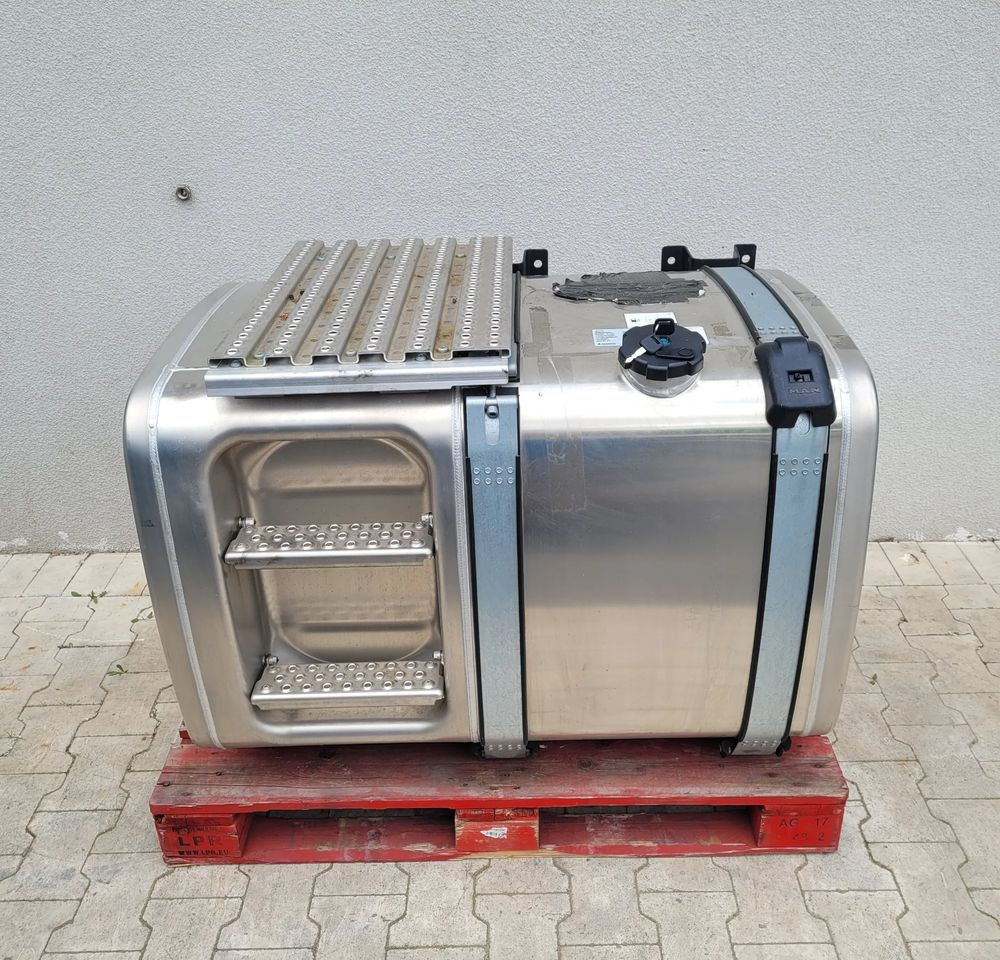 ZBIORNIK PALIWA MAN TGX TG3 81.12201-6929 460L CHWALIM116 - Système de carburant pour Camion: photos 1 ZBIORNIK PALIWA MAN TGX TG3 81.12201-6929 460L CHWALIM116 - Système de carburant pour Camion: photos 1