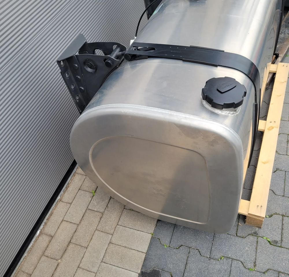 ZBIORNIK PALIWA VOLVO FH4 FH5 GAMA 140X70X70CM 21516453 570L CHWALIM116 - Système de carburant pour Camion: photos 2 ZBIORNIK PALIWA VOLVO FH4 FH5 GAMA 140X70X70CM 21516453 570L CHWALIM116 - Système de carburant pour Camion: photos 2