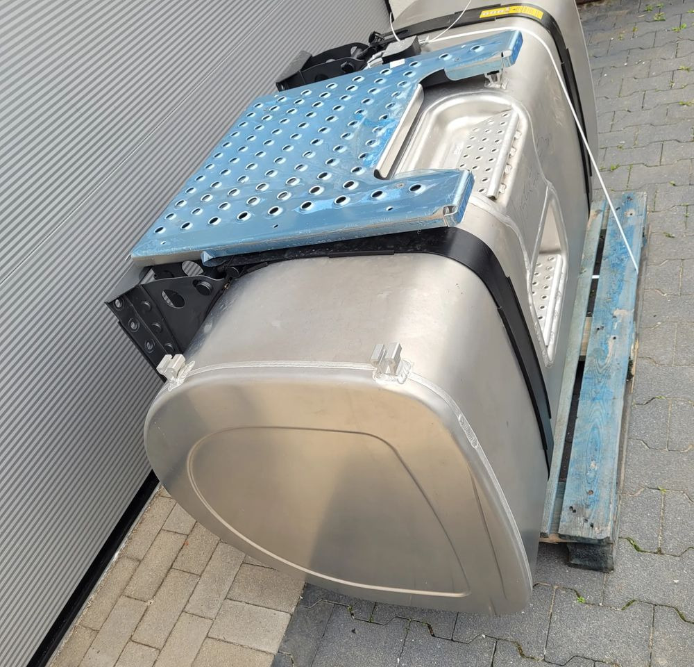 ZBIORNIK PALWA VOLVO FH4 FH5 FMX 21335687 155X70X70CM 620L CHWALIM116 - Système de carburant pour Camion: photos 2 ZBIORNIK PALWA VOLVO FH4 FH5 FMX 21335687 155X70X70CM 620L CHWALIM116 - Système de carburant pour Camion: photos 2