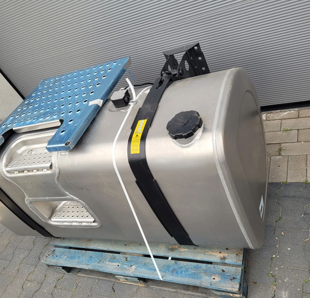 ZBIORNIK PALWA VOLVO FH4 FH5 FMX 21335687 155X70X70CM 620L CHWALIM116 - Système de carburant pour Camion: photos 3 ZBIORNIK PALWA VOLVO FH4 FH5 FMX 21335687 155X70X70CM 620L CHWALIM116 - Système de carburant pour Camion: photos 3
