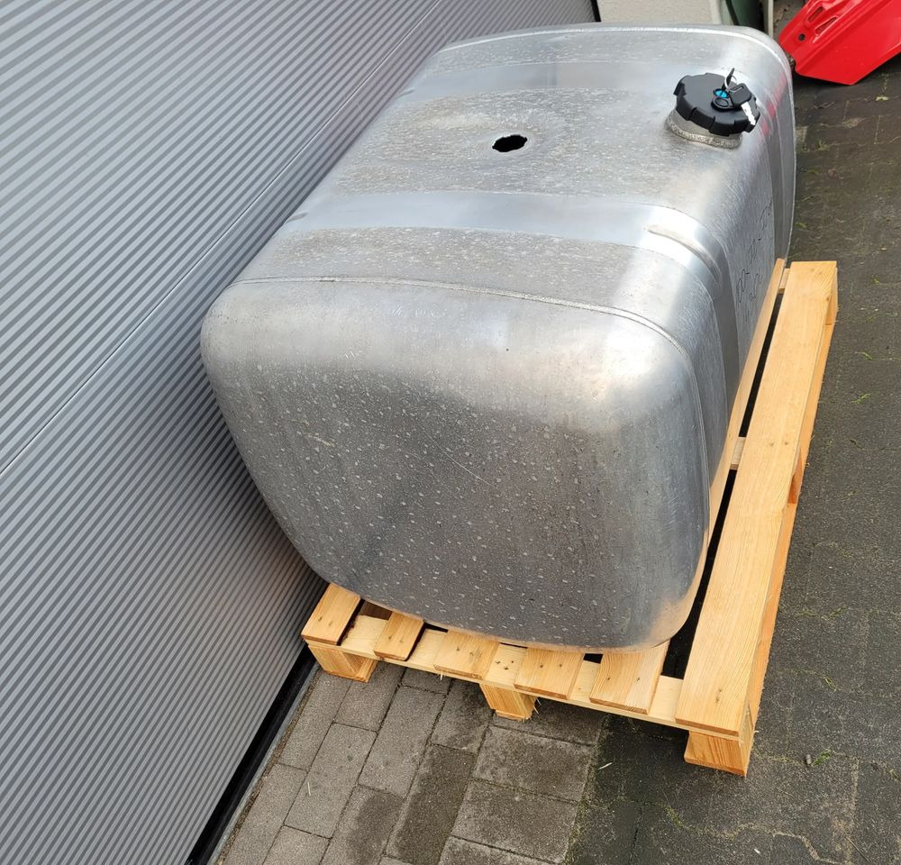 ZBIRONIK PALIWA MERCEDES ACTROS MP4 MP5 430L A9604705204/001 CHWALIM116 - Système de carburant pour Camion: photos 3 ZBIRONIK PALIWA MERCEDES ACTROS MP4 MP5 430L A9604705204/001 CHWALIM116 - Système de carburant pour Camion: photos 3