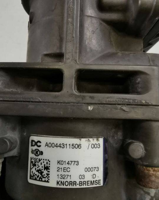 Zawór GŁÓWNY HAMULCA ACTROS MP4 A0044311506 KNOR - Valve de frein pour Camion: photos 2 Zawór GŁÓWNY HAMULCA ACTROS MP4 A0044311506 KNOR - Valve de frein pour Camion: photos 2
