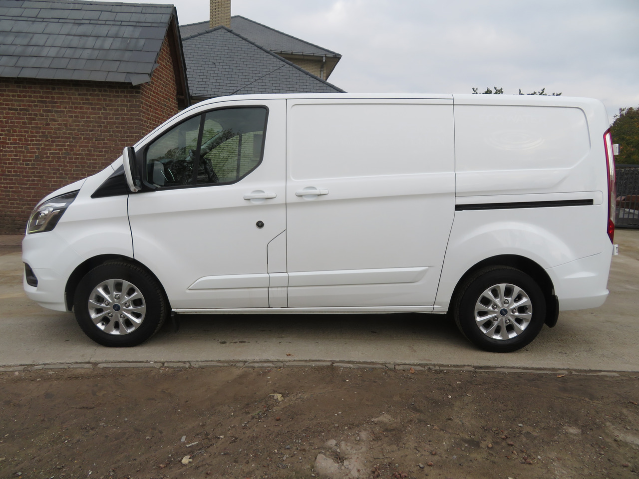 Ford Transit Custom 2.0tdci - Fourgonnette: photos 4 Ford Transit Custom 2.0tdci - Fourgonnette: photos 4