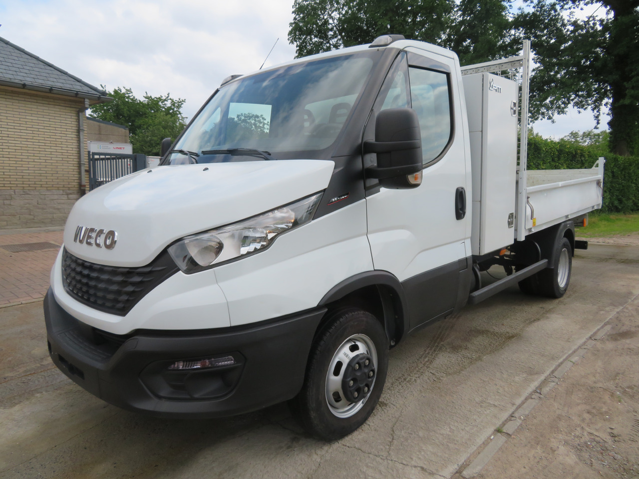 IVECO Daily 35C16 - 3.0 - Utilitaire benne: photos 3 IVECO Daily 35C16 - 3.0 - Utilitaire benne: photos 3