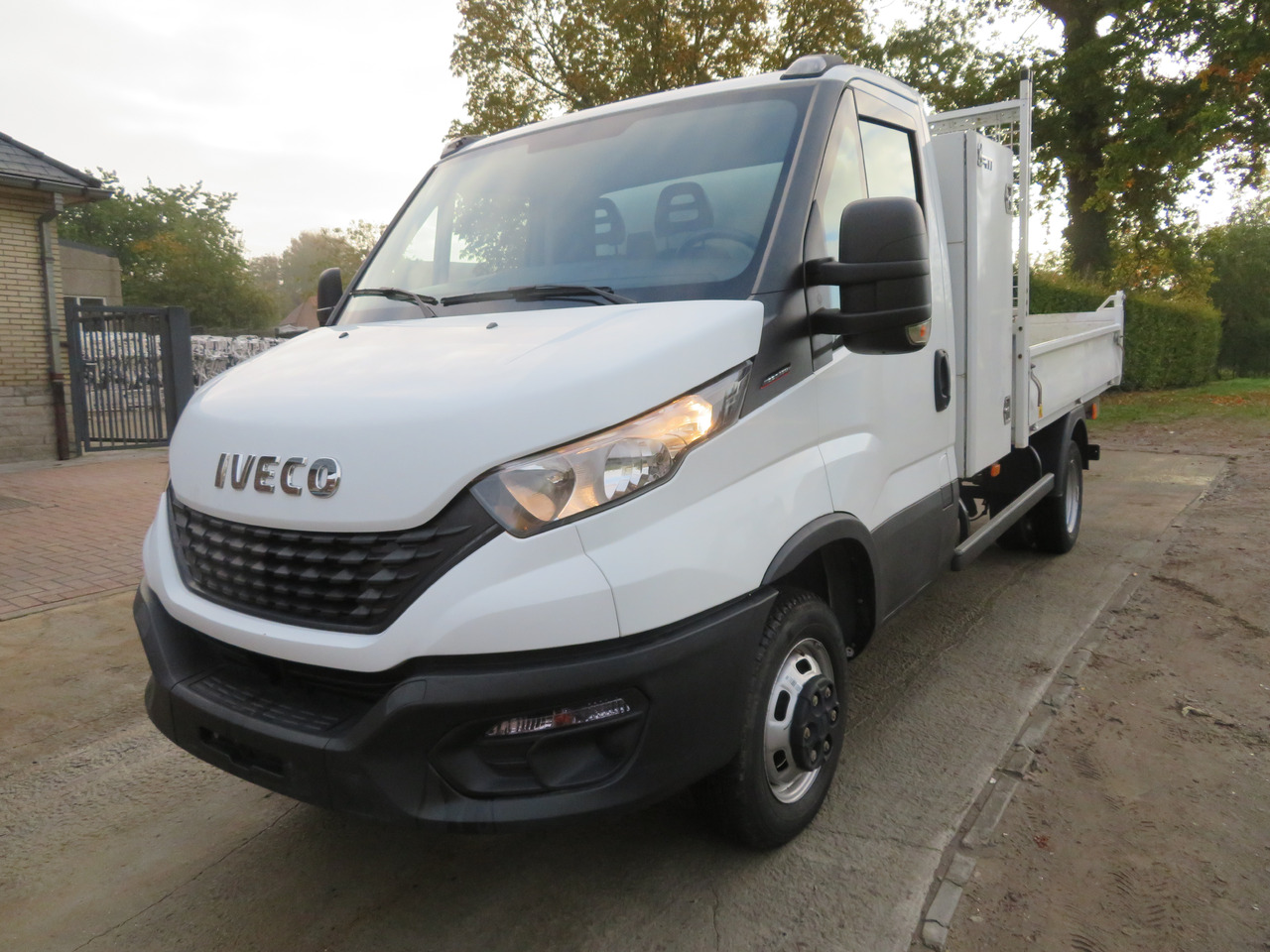 Iveco Daily 35C16 3.0 - L2 - Kipper - Utilitaire benne: photos 3 Iveco Daily 35C16 3.0 - L2 - Kipper - Utilitaire benne: photos 3