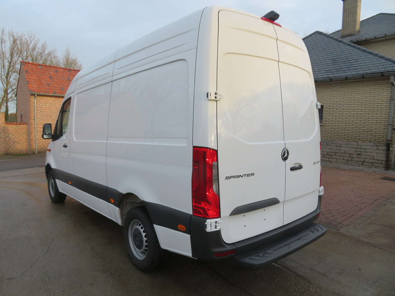 Mercedes-Benz Sprinter 317cdi - PRO edition 9GTronic - Fourgon utilitaire: photos 5 Mercedes-Benz Sprinter 317cdi - PRO edition 9GTronic - Fourgon utilitaire: photos 5