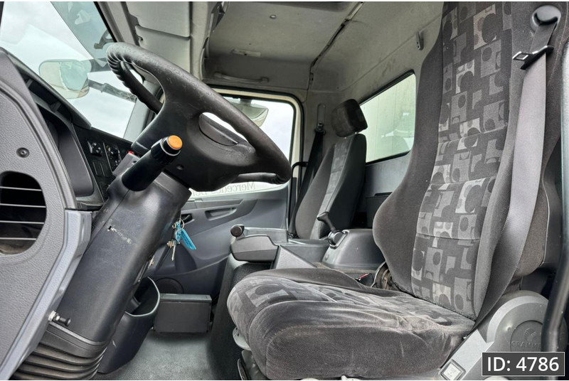 Mercedes-Benz Atego 1318 Day Cab, Euro 5, BDF / EPS automatic / DHOLLANDIA 2000KG - Camion porte-conteneur/ Caisse mobile: photos 5 Mercedes-Benz Atego 1318 Day Cab, Euro 5, BDF / EPS automatic / DHOLLANDIA 2000KG - Camion porte-conteneur/ Caisse mobile: photos 5