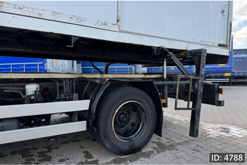 Mercedes-Benz Atego 816 Day Cab, Euro 5, BDF / EPS automatic / standklima / Hydraulic system - Camion porte-conteneur/ Caisse mobile: photos 5 Mercedes-Benz Atego 816 Day Cab, Euro 5, BDF / EPS automatic / standklima / Hydraulic system - Camion porte-conteneur/ Caisse mobile: photos 5