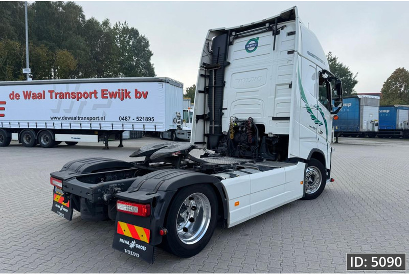 Volvo FH 460 Globetrotter XL, Euro 6, Mega / Like new! / Special interior / Standklima / 2 Tanks - Tracteur routier: photos 3 Volvo FH 460 Globetrotter XL, Euro 6, Mega / Like new! / Special interior / Standklima / 2 Tanks - Tracteur routier: photos 3