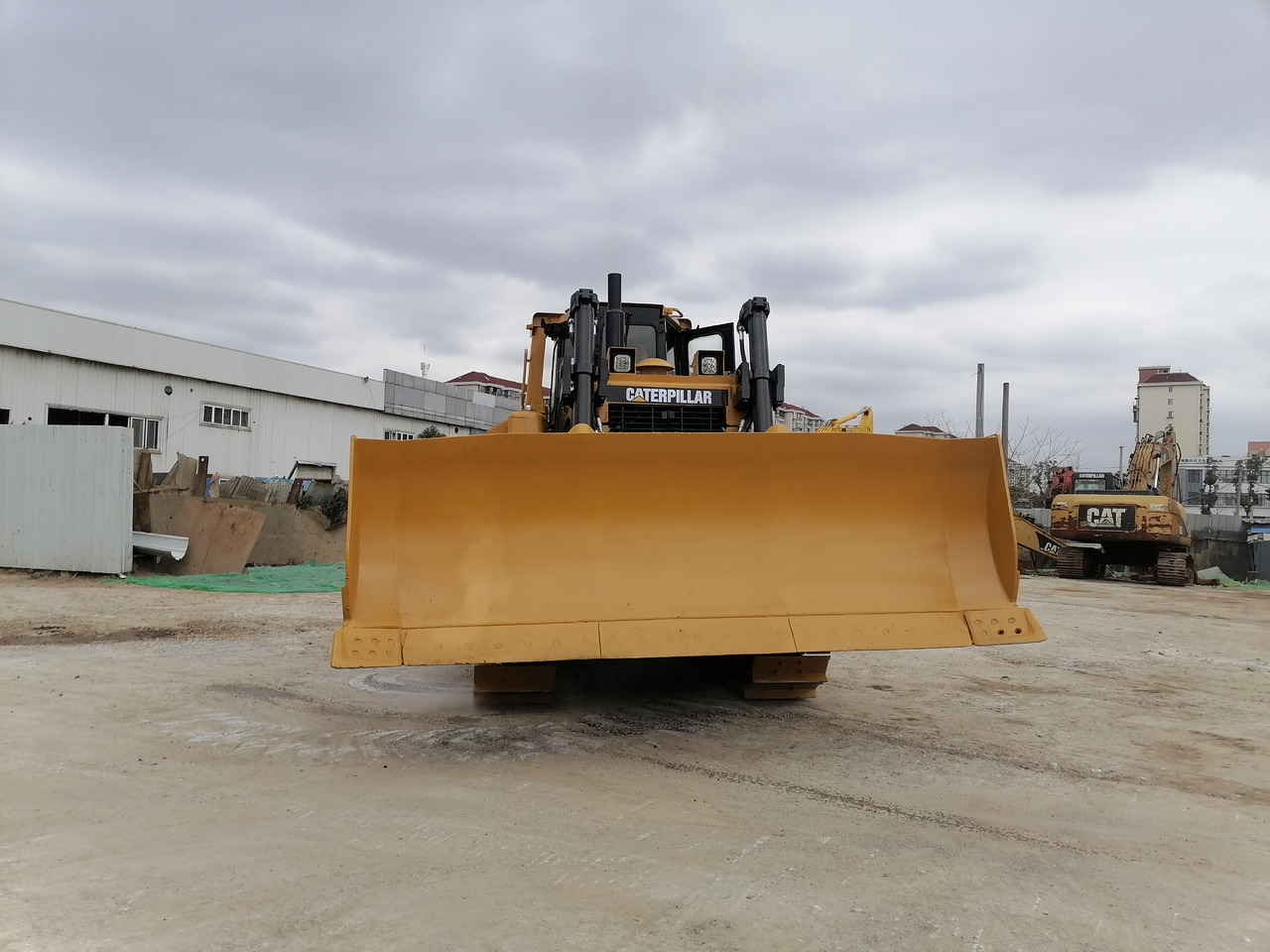 CATERPILLAR D8R - Bulldozer: photos 3 CATERPILLAR D8R - Bulldozer: photos 3
