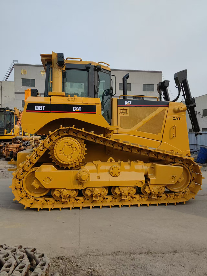 CATERPILLAR D8T - Bulldozer: photos 3 CATERPILLAR D8T - Bulldozer: photos 3