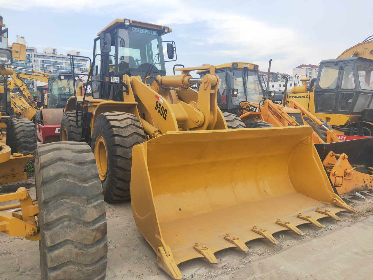 CATERPILLAR Wheel Loader 950G Click Here for Discount - Chargeuse sur pneus: photos 1 CATERPILLAR Wheel Loader 950G Click Here for Discount - Chargeuse sur pneus: photos 1