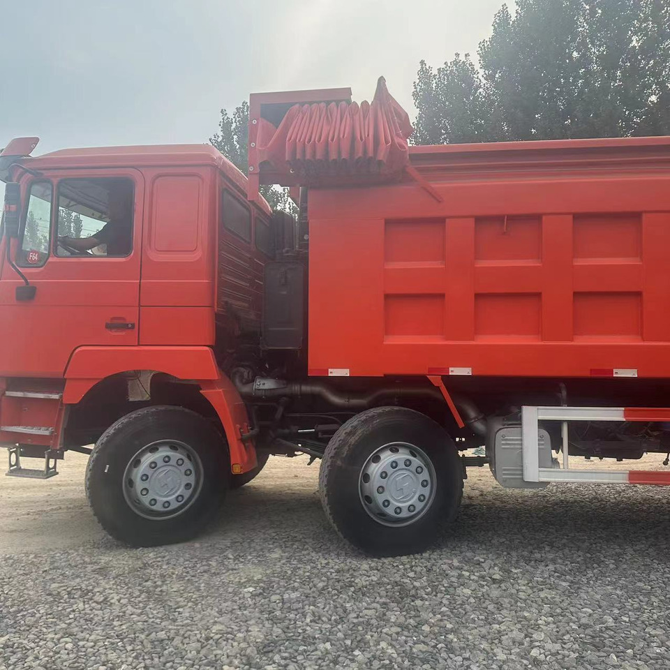 SINOTRUK HOWO Dump Truck 6x4 Click for Discount - Camion: photos 4 SINOTRUK HOWO Dump Truck 6x4 Click for Discount - Camion: photos 4