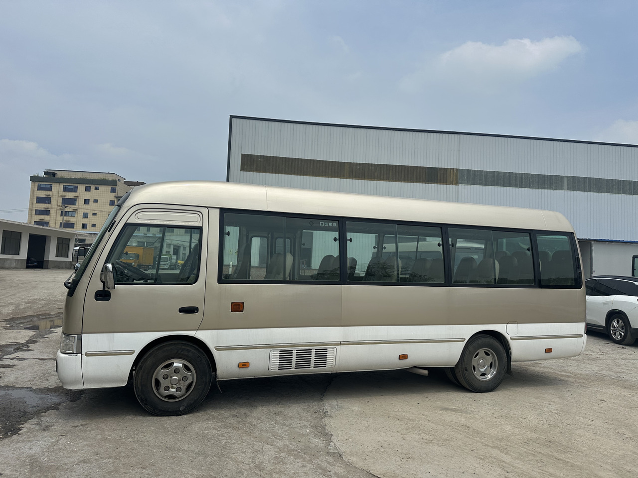 Coaster Instant Discount Don’t Miss - Bus urbain: photos 1 Coaster Instant Discount Don’t Miss - Bus urbain: photos 1