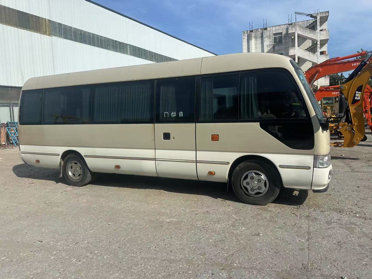 Coaster Special Price Available - Bus urbain: photos 1 Coaster Special Price Available - Bus urbain: photos 1
