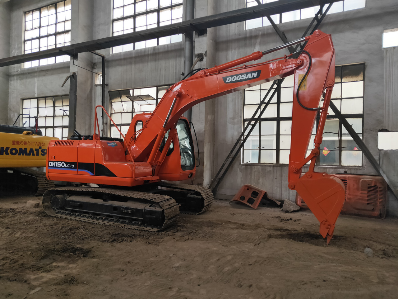 DOOSAN DH150LC-7 - Pelle sur chenille: photos 2 DOOSAN DH150LC-7 - Pelle sur chenille: photos 2