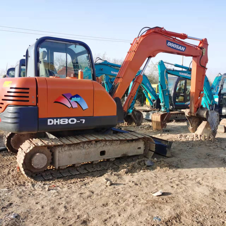 DOOSAN DH80-7 - Pelle sur chenille: photos 1 DOOSAN DH80-7 - Pelle sur chenille: photos 1