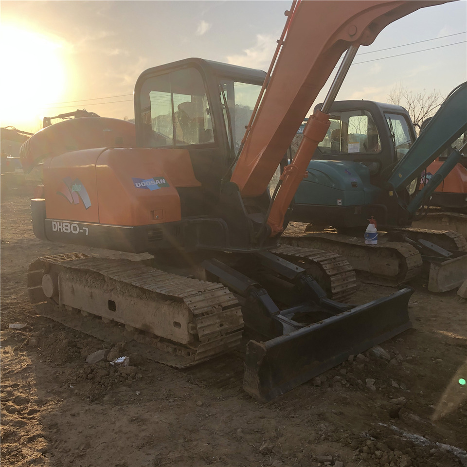 DOOSAN DH80-7 - Pelle sur chenille: photos 5 DOOSAN DH80-7 - Pelle sur chenille: photos 5