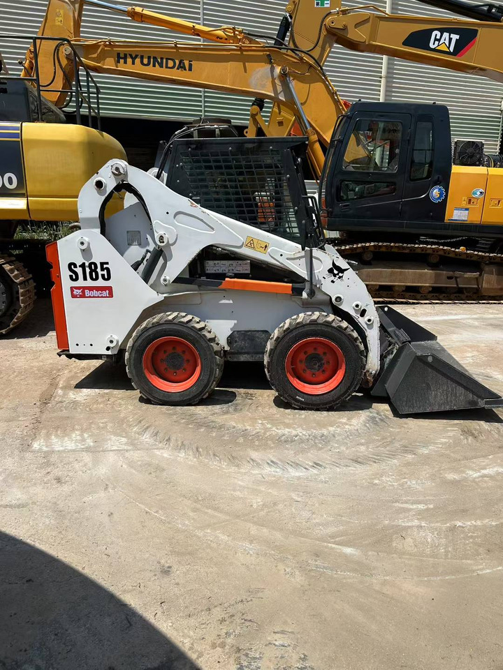 Engins de chantier BOBCAT Skid Steer Loader S185: photos 6
