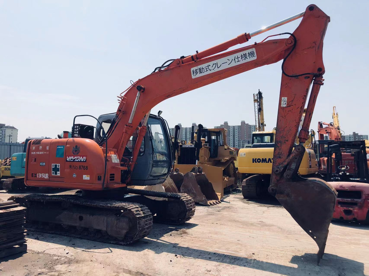 HITACHI EX135 - Pelle sur chenille: photos 4 HITACHI EX135 - Pelle sur chenille: photos 4