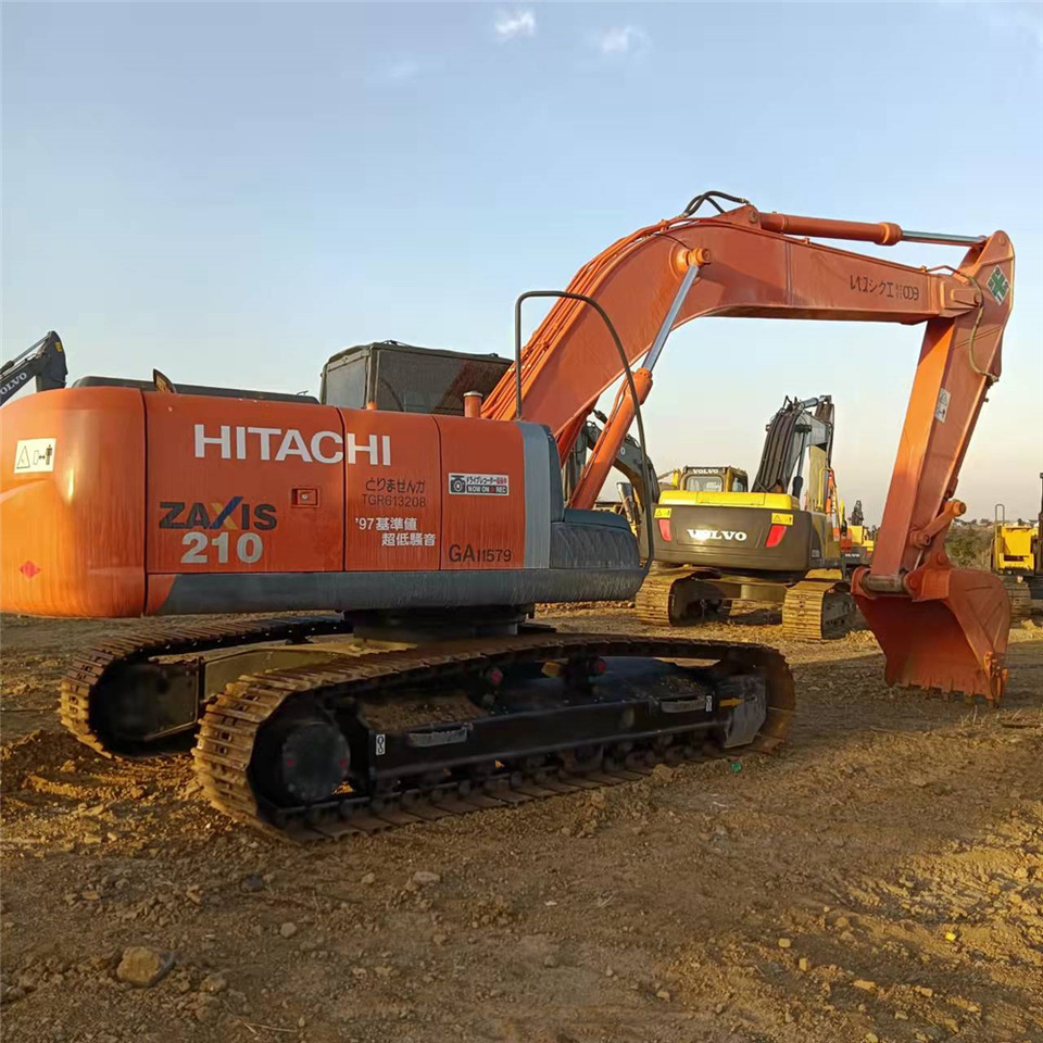 HITACHI ZX210 - Pelle sur chenille: photos 4 HITACHI ZX210 - Pelle sur chenille: photos 4